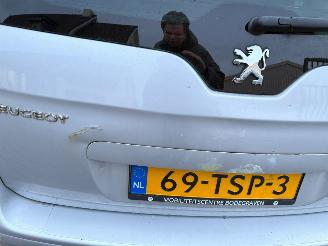 Peugeot 5008 1.6   ( 7 persoons ) picture 7