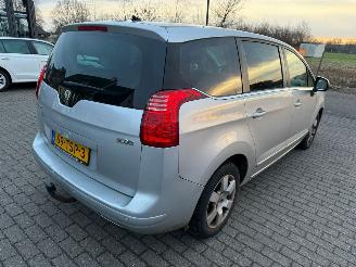 Peugeot 5008 1.6   ( 7 persoons ) picture 5