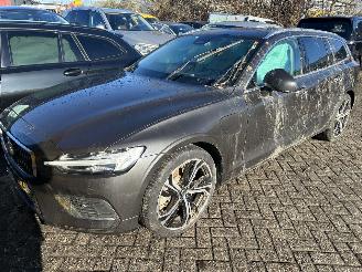 Auto incidentate Volvo V-60 2.0 T6 AWD  Recharge Plug-in Hybrid Ultra Bright  ( Leer-Panoramadak ) 2025/3