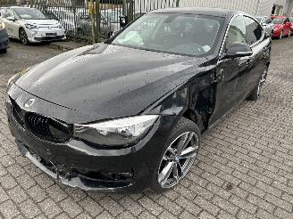 Unfallwagen BMW 3-serie GT 318 Diesel 2015/12