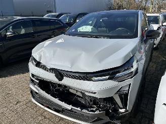 Schadeauto Renault Captur 1.6 E-Tech Full Hybrid Esprit Alpine  Automaat  ( NW Prijs 41000,00 ) 2025/5