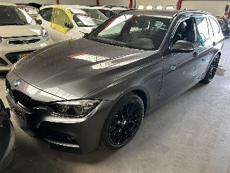 Vaurioauto  passenger cars BMW 3-serie 320i  Automaat Touring  M Pakket 2019/4