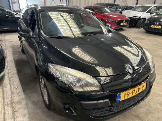 Renault Mégane Estate 1.4 TCe Dynamic picture 2