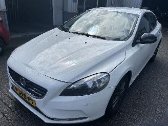 Unfallwagen Volvo V-40 T2   2.0 Ltr 2016/1