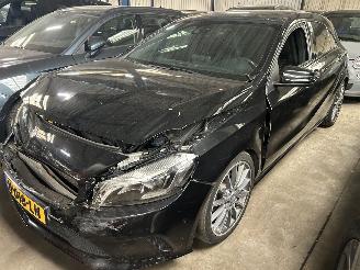 Vaurioauto  passenger cars Mercedes A-klasse 220 CDI  Automaat   ( Panoramadak ) 2016/12