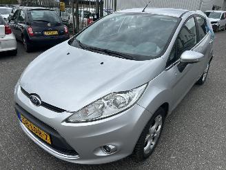 Voiture accidenté Ford Fiesta 1.25 Titanium   5 Drs 2010/3