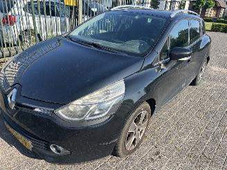 skadebil auto Renault Clio 1.5 DCI  Stationcar 2015/2