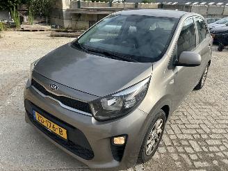 krockskadad bil auto Kia Picanto 1.0 2019/5