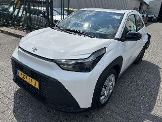Vaurioauto  passenger cars Toyota Aygo X  1.5   Hybrid  Automaat    ( 2708 Km ) 2026/4
