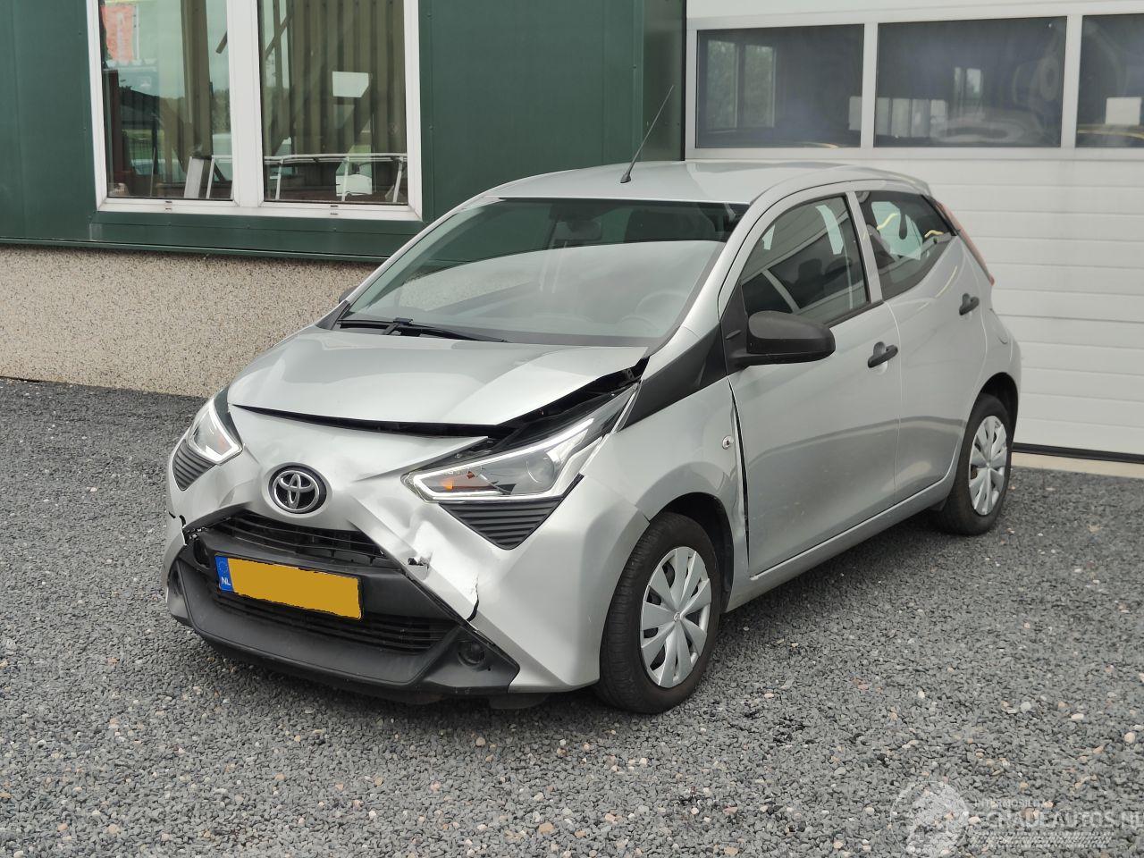Toyota Aygo 1.0 VVT-i X-fun