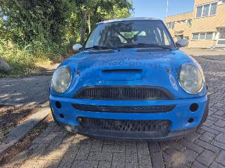 damaged passenger cars Mini Cooper S Originele cup uitvoering 2006/1