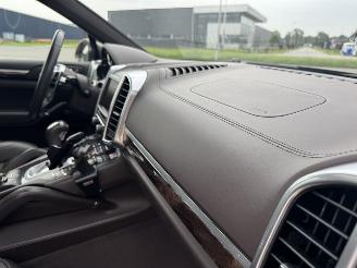 Porsche Cayenne S E-HYBRID Panorama Xenon Leder Voll picture 21