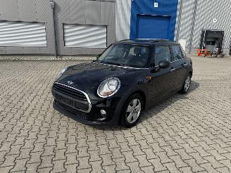 krockskadad bil auto Mini One DIESEL 5 TURIG NAVI KLIMA 2017/8