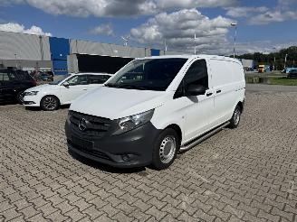 krockskadad bil auto Mercedes Vito Vito Kasten 114 CDI Kompakt Automatik Klima L + R Schiebetur 2016/6
