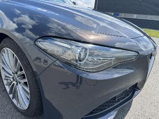 Alfa Romeo Giulia SUPER 2.2 JTDM NAVI LEDER XENON VOLL picture 17