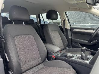 Volkswagen Passat 1.6 TDI KLIMA LED NAVI picture 13
