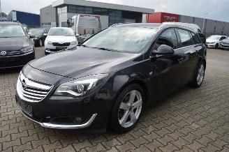 Schadeauto Opel Insignia OPEL INSIGNIA  B Sports Tourer Edition 2,0 CDTI Navi Pdc 2014/10