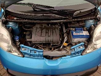 Peugeot 107 1.0-12V XR airco picture 11