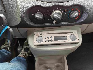 Renault Twingo 1.2 Acces airco MOTORSCHADE picture 5