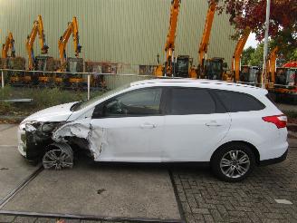 Coche accidentado Ford Focus 1.0 ecoboost 92kW E5 2014/5