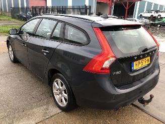 Volvo V-60 2.0 D3 120kW E5 Aut. CLIMA NAVI picture 5