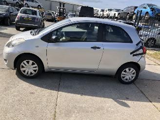 škoda osobní automobily Toyota Yaris 1.0i AIRCO 2010/3