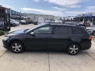 Schadeauto Volkswagen Golf 12tsi Variant AIRCO NAVI 2014/5