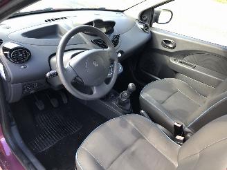 Renault Twingo 12i 16v Airco picture 6