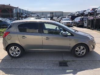 uszkodzony samochody osobowe Opel Corsa 13cdti 70kW E5 5 drs Airco, Navi 2013/12