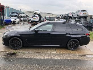 Vaurioauto  passenger cars BMW 5-serie 520i Touring M Pakket 2024/7