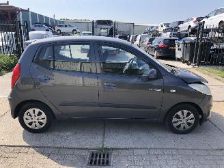 Vaurioauto  passenger cars Hyundai I-10 1.0i E5 Airco 65000 km 2012/11