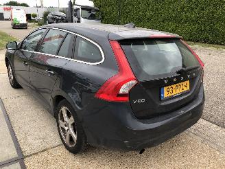 Volvo V-60 1.6i T4 Momentum Automaat 132kW E5 picture 5
