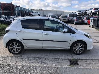 Voiture accidenté Toyota Yaris Hybrid, PANO NAVI LM VELGEN 2013/9