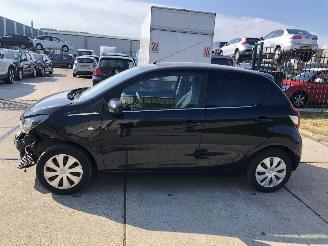 Vaurioauto  passenger cars Peugeot 108 1.0i 5 drs Active AIRCO 2019/9