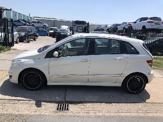 Unfallwagen Mercedes B-klasse 200 Turbo 142kW Automaat 2010/2