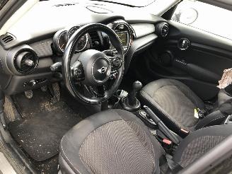 Mini Cooper 1.5i 100kW E6 5 drs Chili picture 6