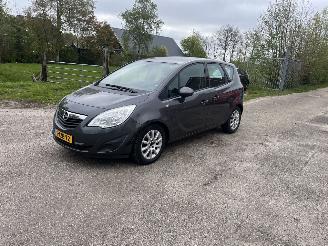 Schadeauto Opel Meriva 1.7 cdti motorschade !! 2011/6