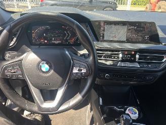 BMW 1-serie 118i automaat picture 13