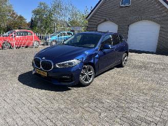 Damaged car BMW 1-serie 118i automaat 2020/7