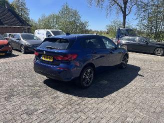 BMW 1-serie 118i automaat picture 5