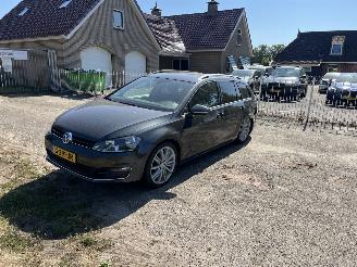 Vaurioauto  passenger cars Volkswagen Golf 1.4 tsi highline automaat !! 2016/7