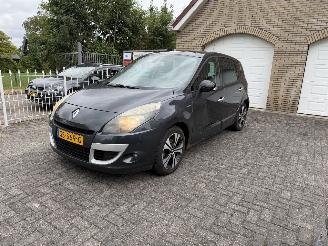 skadebil auto Renault Scenic 1.4 tce 2011/3