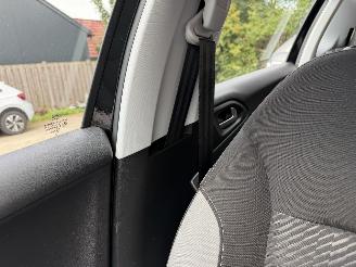 Peugeot 2008  picture 12