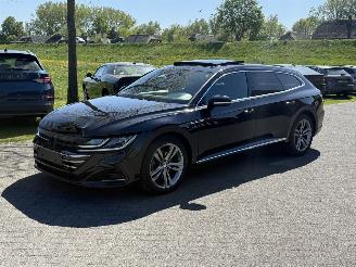 skadebil auto Volkswagen Arteon Shooting brake 2.0 TDI R-Line / Panorama / Leer / Automaat 2021/2