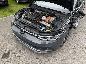 Volkswagen Golf VIII 1.4 EHYBRID / Panorama / Automaat picture 6