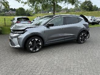 krockskadad bil auto Renault Scenic E-Tech EV87 Long Range 2025/11