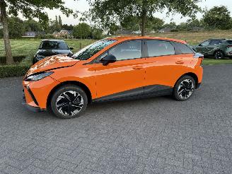 damaged passenger cars MG 4 Electric 51 kWh 2023/11