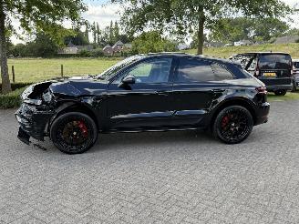 skadebil auto Porsche Macan 3.0 GTS AWD / Panorama / Leer 2017/4