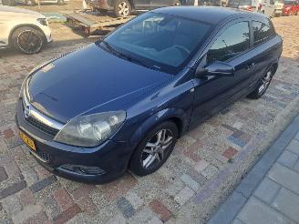 Opel Astra 1.4 gtc picture 3