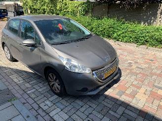 Peugeot 208 1.2 VTI picture 3